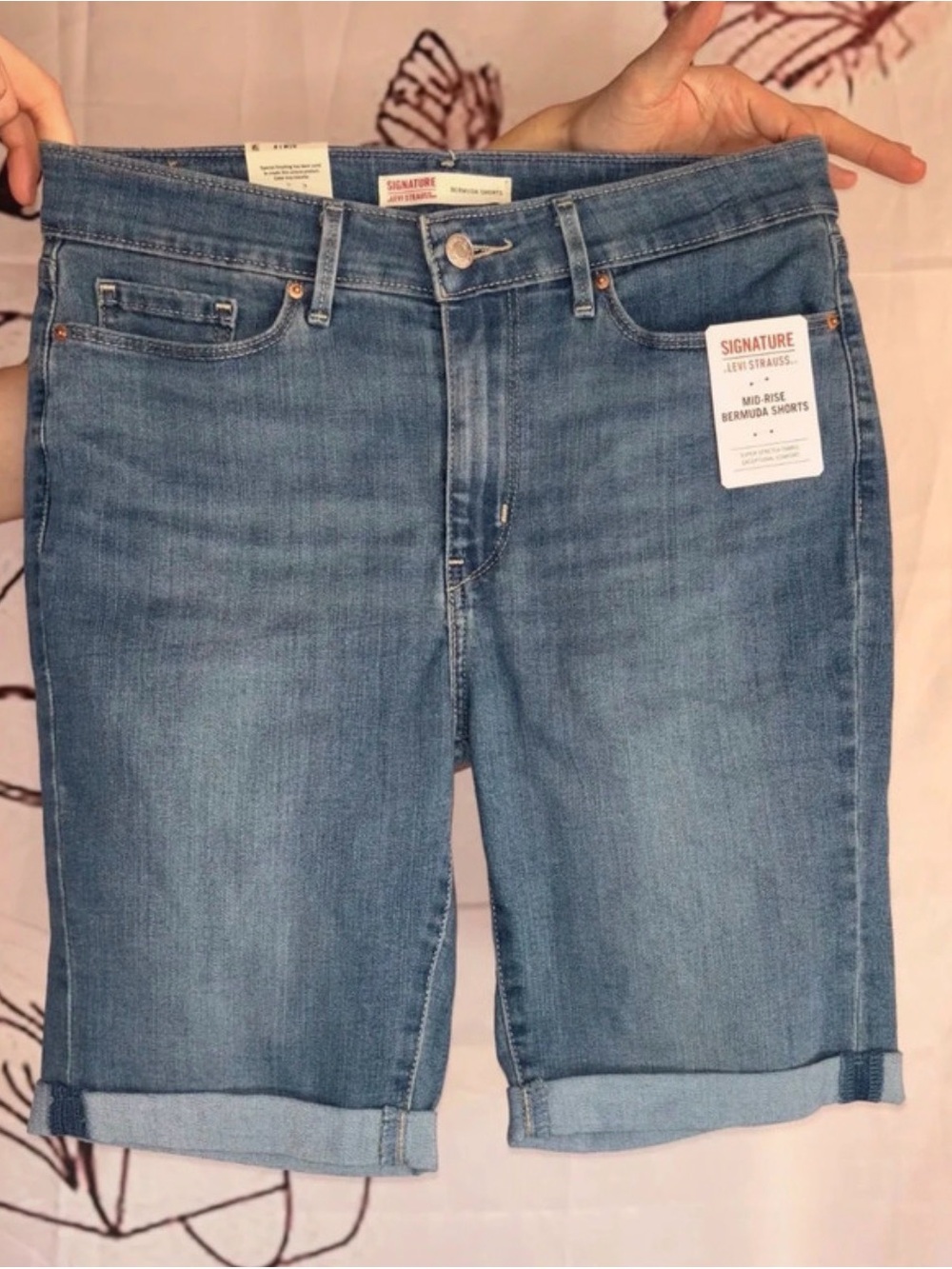 Levi's mid rise Denim Bermuda Shorts - Light Blue